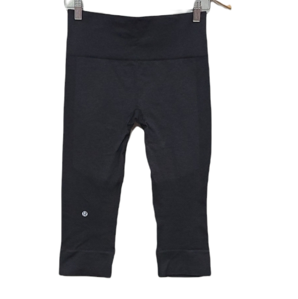 Lululemon Legging Seamlessly Street Crops Dark gray color Size 4